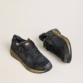 Golden Goose Dad-Star In Black Naplak And Crackle Leather With Black Star And Heel Tab Golden Goose Dad-Star In Black Naplak And Crackle Leather With Black Star And Heel Tab