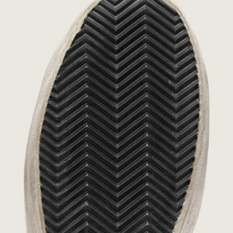 Golden Goose Super-Star Ltd In Olive-Green Suede With Cream Embroidered Star