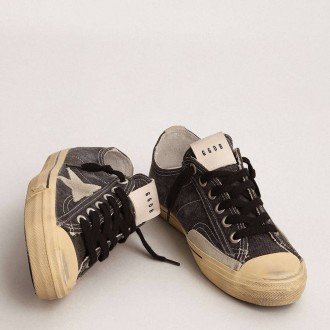 Golden Goose V-Star In Black Canvas With Ice-Gray Star And Heel Golden Goose V-Star In Black Canvas With Ice-Gray Star And Heel